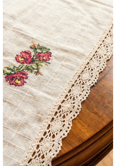 Handmade Kanaviçe İşlemeli Güpürlü Masa Örtüsü Monika Kumaş Nostalji Serisi Ekru