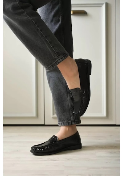 Trendella Siyah Parlak Deri Görünümlü Penny Loafer Tr88ms02a