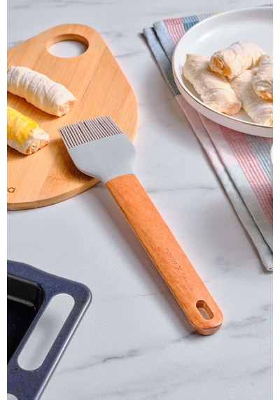 Karaca x Refika Gadgets Ahşap Saplı Silikon Fırça