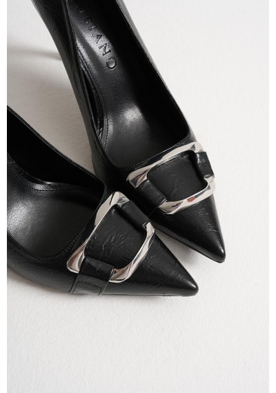 Corine Kadın Siyah Metal Aksesuarlı Sivri Burun Yüksek İnce Topuklu Ayakkabı Stiletto 9 Cm Siyah Corine Kadın Siyah Metal Aksesuarlı Sivri Burun Yüksek İnce Topuklu Ayakkabı Stiletto 9 Cm Siyah