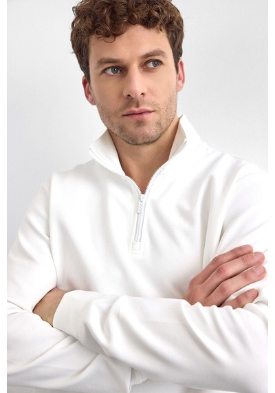 Backandbond Beyaz Regular Fit Dik Yaka Yarım Fermuarlı Sweatshirt