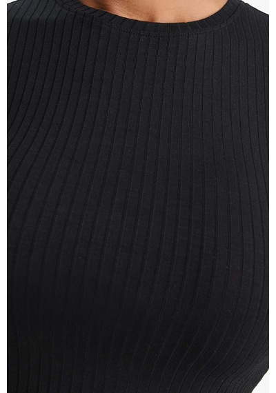 DeFactoFit Cropped Fit Bisiklet Yaka Sporcu Kısa Kollu Tişört E2536AX25SMBK81