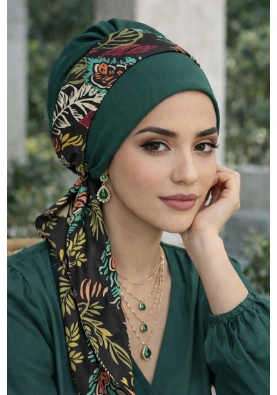 Aişe Tesettür Zümrüt Renkli Desen Fularlı Bone