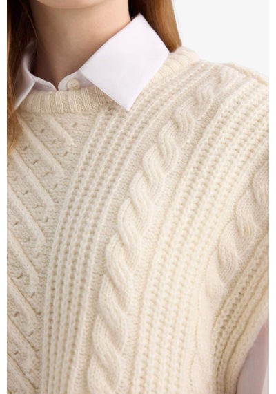 Defacto Loose Fit Bisiklet Yaka Yırtmaçlı Triko Süveter G4745ax25wnbg646 Bej-bg646