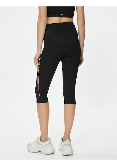 Koton Spor Tayt Çizgi Detaylı Diz Altı Yüksek Bel Dar Kesim Siyah 4sak40091nk 4SAK40091NK999 Siyah Koton Spor Tayt Çizgi Detaylı Diz Altı Yüksek Bel Dar Kesim Siyah 4sak40091nk 4SAK40091NK999 Siyah
