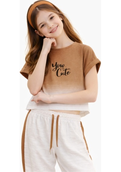 İrem Çocuk Giyim Kız Çocuk You Cute Yazılı Kahverengi Çift Renk Tişört Yanı Şeritli Pantolonlu İkili Takım Kahverengi İrem Çocuk Giyim Kız Çocuk You Cute Yazılı Kahverengi Çift Renk Tişört Yanı Şeritli Pantolonlu İkili Takım Kahverengi