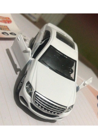Oyuncak Metal Model Araba Açılır Kapı 1/36 Çek Bırak Beyaz Bentley