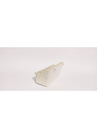 Uzun Bölmeli Izgaralı Plastik Beyaz Yemlik