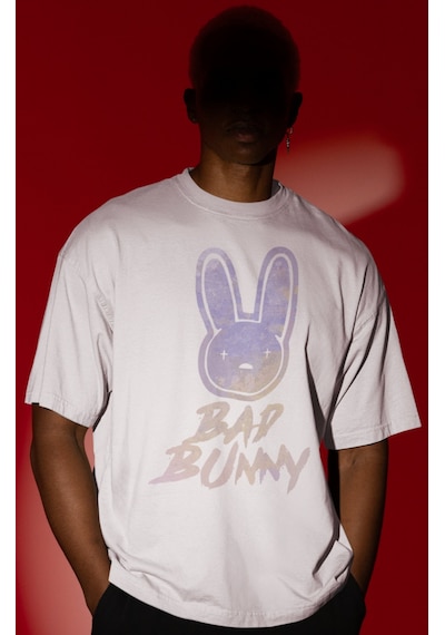 Sevbano Bad Bunny Rapper Şarkıcı Ön Baskılı Unisex Oversize Tişört Beyaz
