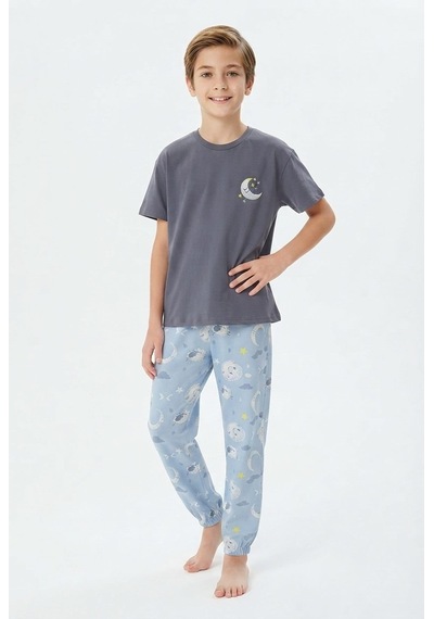 Bunny Hopp Erkek Çocuk Pijama Takımı %100 Pamuk Ay Ve Yıldız Nakışlı Yazlık Kısa Kollu Gri Bunny Hopp Erkek Çocuk Pijama Takımı %100 Pamuk Ay Ve Yıldız Nakışlı Yazlık Kısa Kollu Gri