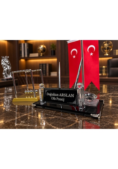 Velora 3 Parça Kristal Masaüstü Ofis Seti Kişiye Özel İsimlik, Türk Bayraklı Kalemlik Ve Newton Denge Topu Siyah