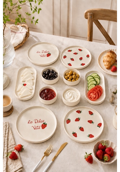 Vita Berry 10 Parça 4 Kişilik Çilek Desenli Stackable Seramik Kahvaltı Ve Sunum Seti Beyaz