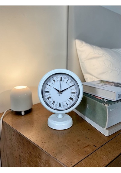 Büro Ev Ofis Hediyesi İçin 20x25cm Beyaz Dekor Desenli Metal Masa Saati Diğer