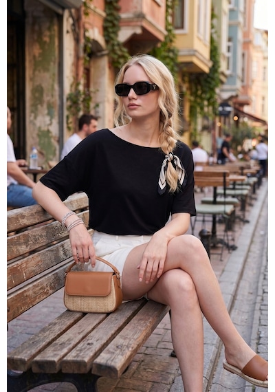 Lela Standart Fit Drape Detaylı Yarasa Kol T Shirt Bayan T Shirt 5866962 Siyah