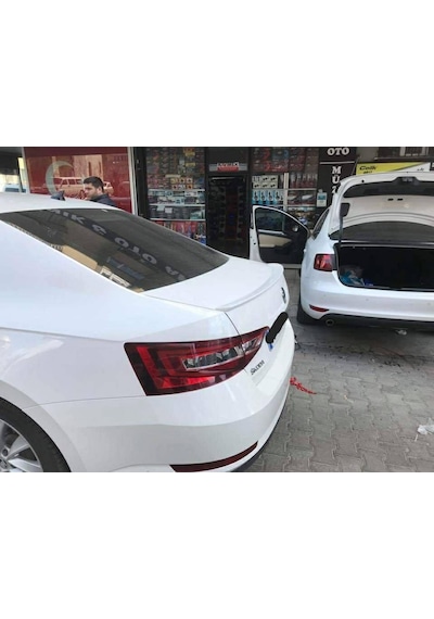 Skoda Super B Beyaz Spoyler Sry