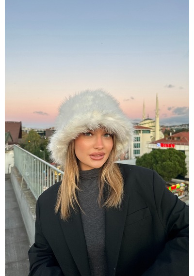 Mollycrush Luxury Kadın Beyaz Uzun Tüylü Suni Kürklü Peluş Bucket Kalpak Şapka Beyaz