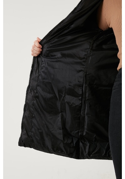Lela Su Itici Regular Fit Çıkarılabilir Kapüşonlu Şişme Bayan Mont 640Y001 Siyah Lela Su Itici Regular Fit Çıkarılabilir Kapüşonlu Şişme Bayan Mont 640Y001 Siyah