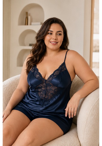 Loule Büyük Beden Lacivert Saten Şortlu Pijama Geniş Dantel Detaylı