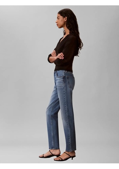 Calvin Klein Mom Jean Foster Blue, X8b Mavi Kadın Kot Pantolon Calvin Klein Mom Jean Foster Blue, X8b Mavi Kadın Kot Pantolon