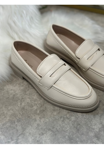 Günlük Kadın Düz Loafer Klasik Desenli Taban Zincirli Oval Burunlu Makosen Sade Şık Ayakkabı 130 Bej Günlük Kadın Düz Loafer Klasik Desenli Taban Zincirli Oval Burunlu Makosen Sade Şık Ayakkabı 130 Bej