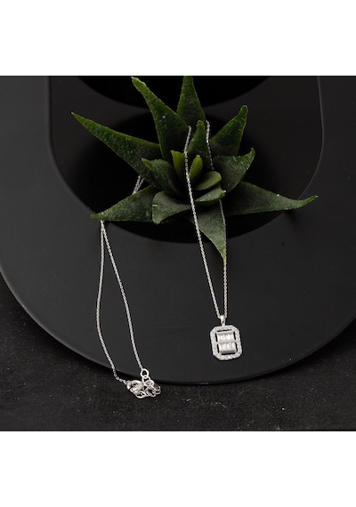Bilezikci Crystal Baget Taşlı Beyaz Altın Kolye 8KON06KL