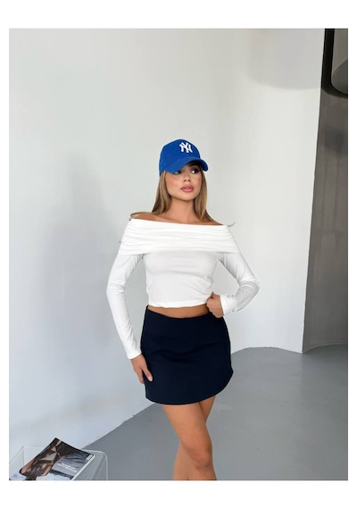 Kechi Woman Dalgıç Kumaş Madonna Yaka Crop Beyaz