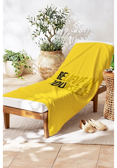Sarı Yazı Temalı Modern Plaj Havlusu - Minimalist Tipografik Stil Hızlı Kuruyan Mikrofiber Havlu Dalgın Zambak
