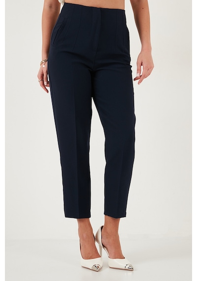 Lela Regular Fit Yüksel Bel Düz Paça Havuç Bayan Pantolon 68350109 Lacivert