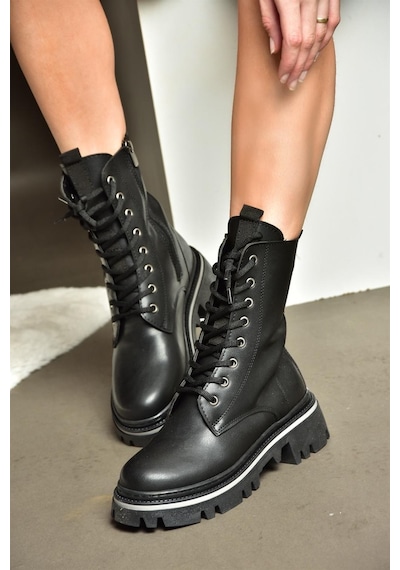 Fox Shoes R524802209 Siyah Bağcıklı Kadın Postal Bot Siyah