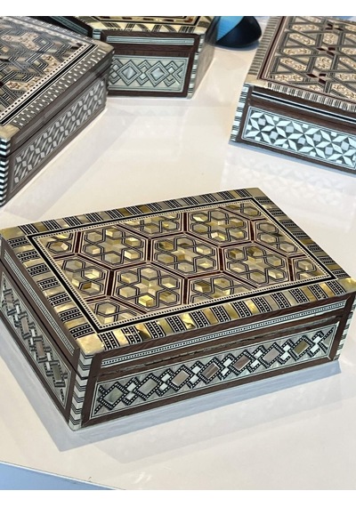 Geometrik Kafes Desenli Kilitli Ahşap Sandık Kutu Renkli 23955818