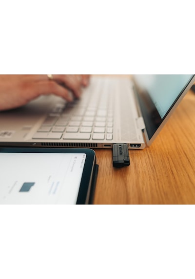 Verbatim Pinstripe 49065 64 GB 2.0 USB Drive Bellek