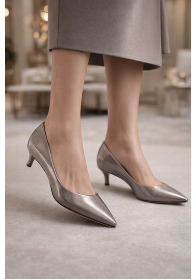 Firibu Kadın Ice Blue Rugan Fındık Topuk 4cm Kısa Topuklu Şık Günlük Zarif Stiletto Ayakkabı Dusty Platinum Firibu Kadın Ice Blue Rugan Fındık Topuk 4cm Kısa Topuklu Şık Günlük Zarif Stiletto Ayakkabı Dusty Platinum