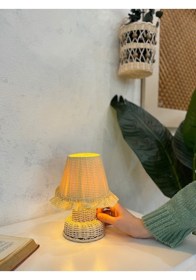 Sarı Pötikare Desen Kumaş Rattan Ayaklı Kablosuz Gece Masa Lambası
