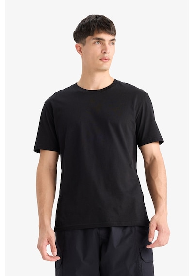 DeFacto Pamuk New Regular Fit Bisiklet Yaka Basic Düz Kısa Kollu Siyah Tişört V7699AZ25SPBK81 DeFacto Pamuk New Regular Fit Bisiklet Yaka Basic Düz Kısa Kollu Siyah Tişört V7699AZ25SPBK81
