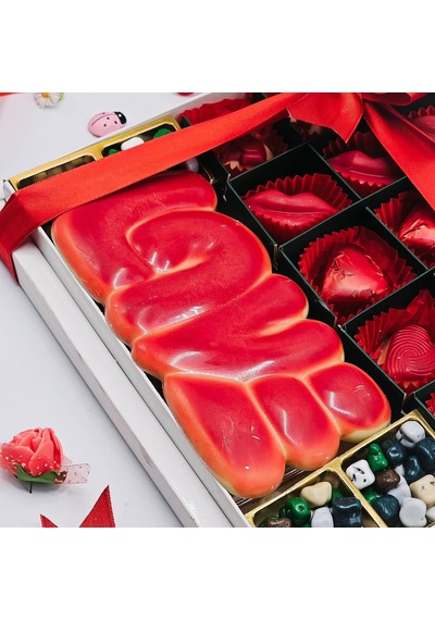 Nin Chocolate Sevgililer Günü Love Figür Çikolatalı Delux Spesiyal 16'lı + Love Figür Çikolata