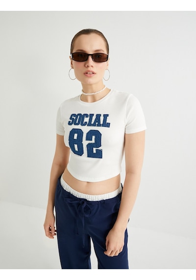 Koton Crop Tişört Kolej Temalı Aplike Detaylı Kısa Kollu Bisiklet Yaka Ekru 4sal10850ık Ekru Koton Crop Tişört Kolej Temalı Aplike Detaylı Kısa Kollu Bisiklet Yaka Ekru 4sal10850ık Ekru