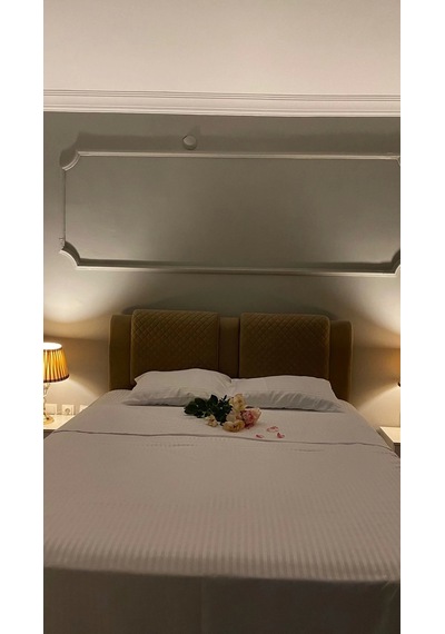 Otel Tipi 10 Adet Tek Çarşaf, Çift Kişilik 83 Tel Çizgili Saten %100 Pamuk 240x280 Beyaz