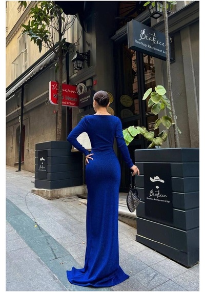 Lior Design Kadın Minimal Tasarım Kalp Yaka Yırtmaçlı Uzun Kollu Abiye Elbise Saks