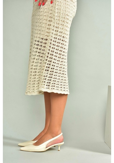 Fox Shoes U518439809 Bej Alçak Topuklu Kadın Ayakkabı Bej