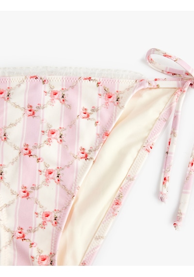 Koton Koton X Sibil Çetinkaya - Yanları İpli Fiyonk Detaylı Çiçekli Bikini Alt Sarı Çizgili 6sak00212mm