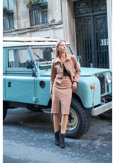 Kadın Likralı Kaşe Kumaş Yakalı Cep Kapaklı Uzun Kol Düğmeli Kısa Blazer Ceket Kaban-camel CAMEL Kadın Likralı Kaşe Kumaş Yakalı Cep Kapaklı Uzun Kol Düğmeli Kısa Blazer Ceket Kaban-camel CAMEL