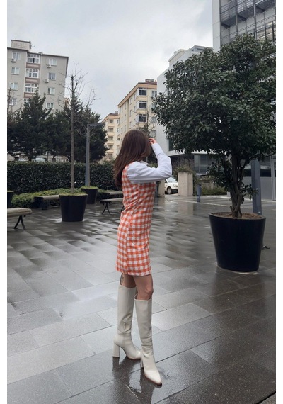 WeShaya Kadın Turuncu Çift Cepli, Kare Yaka, Kalın Askılı, Sıfır Kol, Midi Boy, Tüvit Elbise Gömleksiz Turuncu WeShaya Kadın Turuncu Çift Cepli, Kare Yaka, Kalın Askılı, Sıfır Kol, Midi Boy, Tüvit Elbise Gömleksiz Turuncu