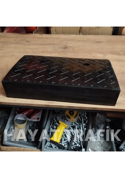 Kauçuk Rampa 10 Cm, Engelli Aracı Rampası, Kaldırım Rampası 48 X 33 X 10 Cm