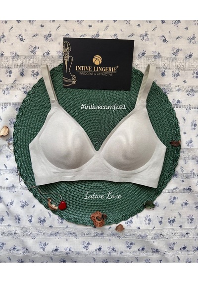 Softease V Yaka Balensiz Dikişsiz Lazer Kesim Rahat Soft Kumaştan Açık Fıstık Yeşil