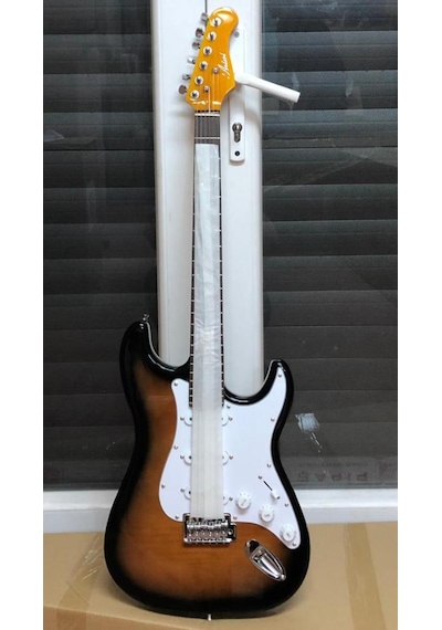 Karma Markalı Ve Renkli Elektro Gitarlar