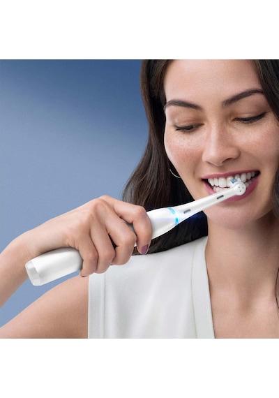 Oral-B iO8 Şarjlı Diş Fırçası Beyaz