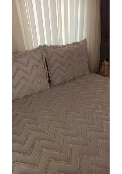 Zigzag Desenli Peluş Çift Kişilik Pike Takımı 4 Mevsim Kullanım, Şık Ve Modern Yatak Örtüsü Seti Vizon