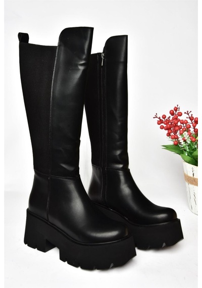 Fox Shoes R820060709 Siyah Kalın Tabanlı Arkası Lastik Detaylı Kadın Çizme Siyah