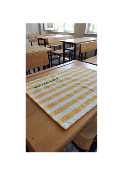Kişiye Özel İsim Nakışlı Duck Kumaş Beslenme Örtüsü 45x35 Cm Su Ve Leke Tutmaz Kumaş - 922750172