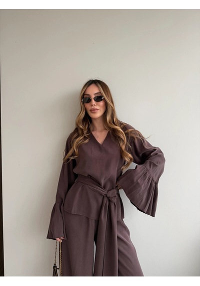 Laluvia Kahverengi Kolları Volanlı Bluz Pantolon Takım - 0812 Haki